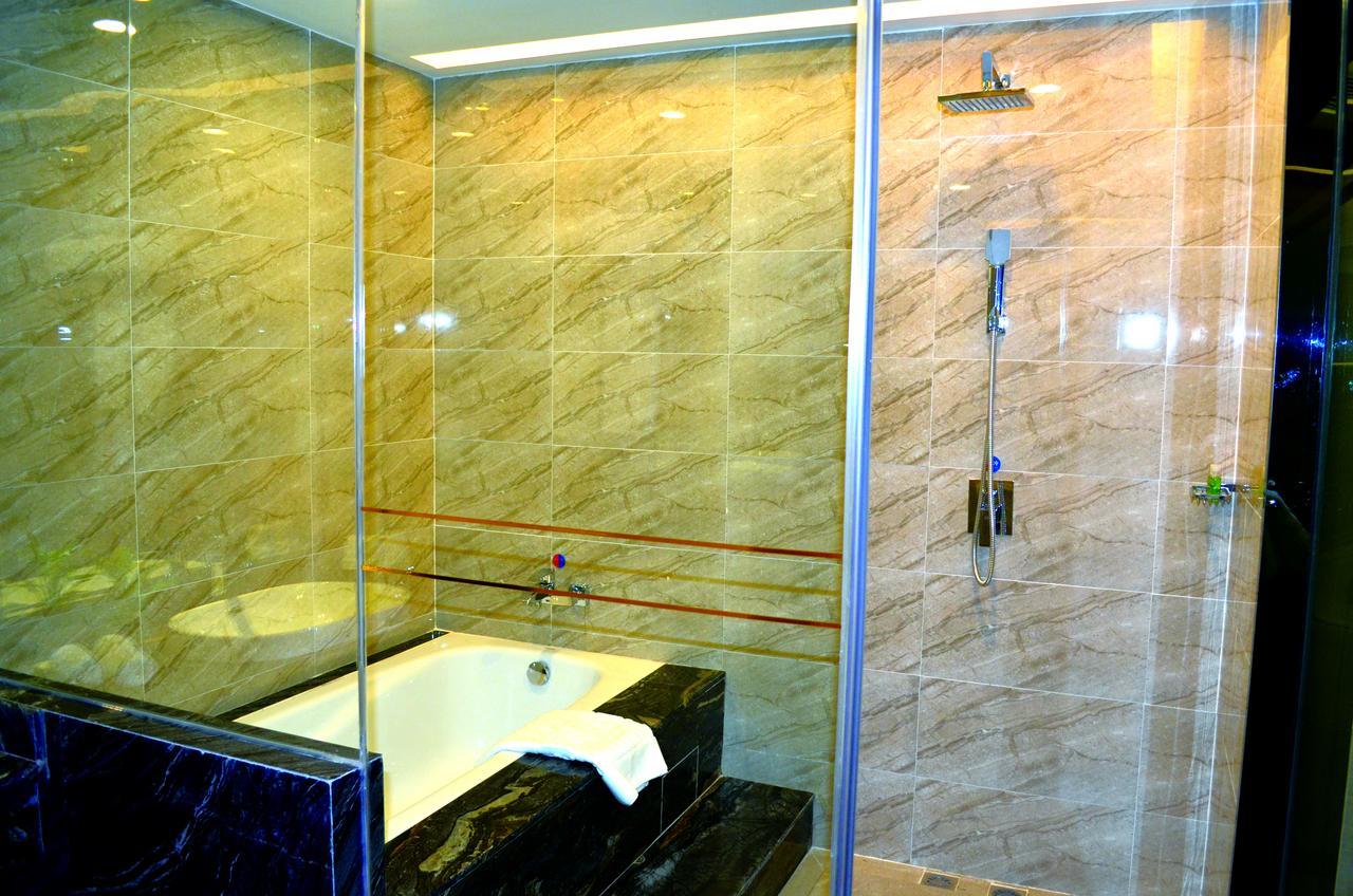 Manhatton Hotel Zhuhai Exterior foto